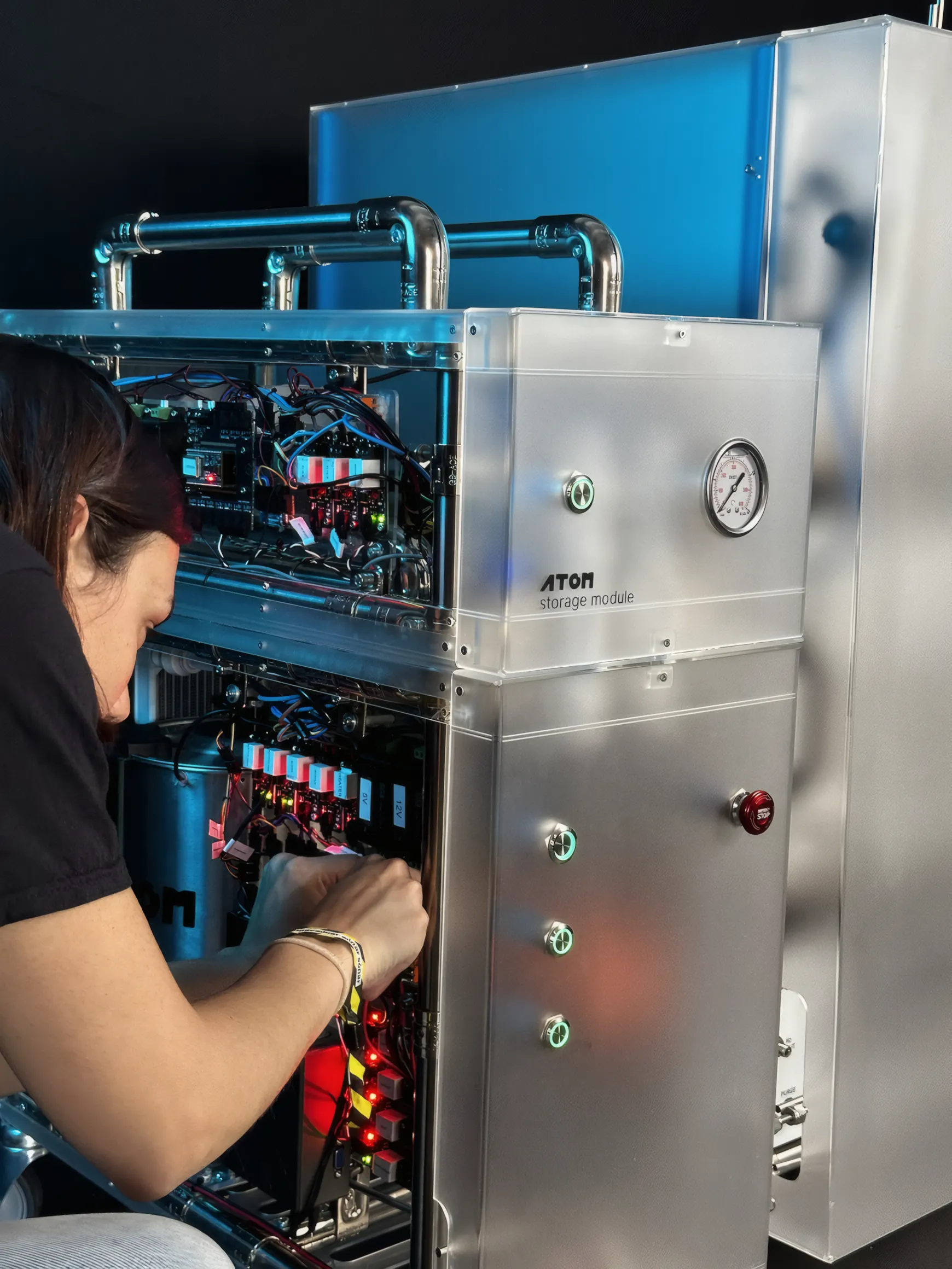 Hydrogen storage with thermal control